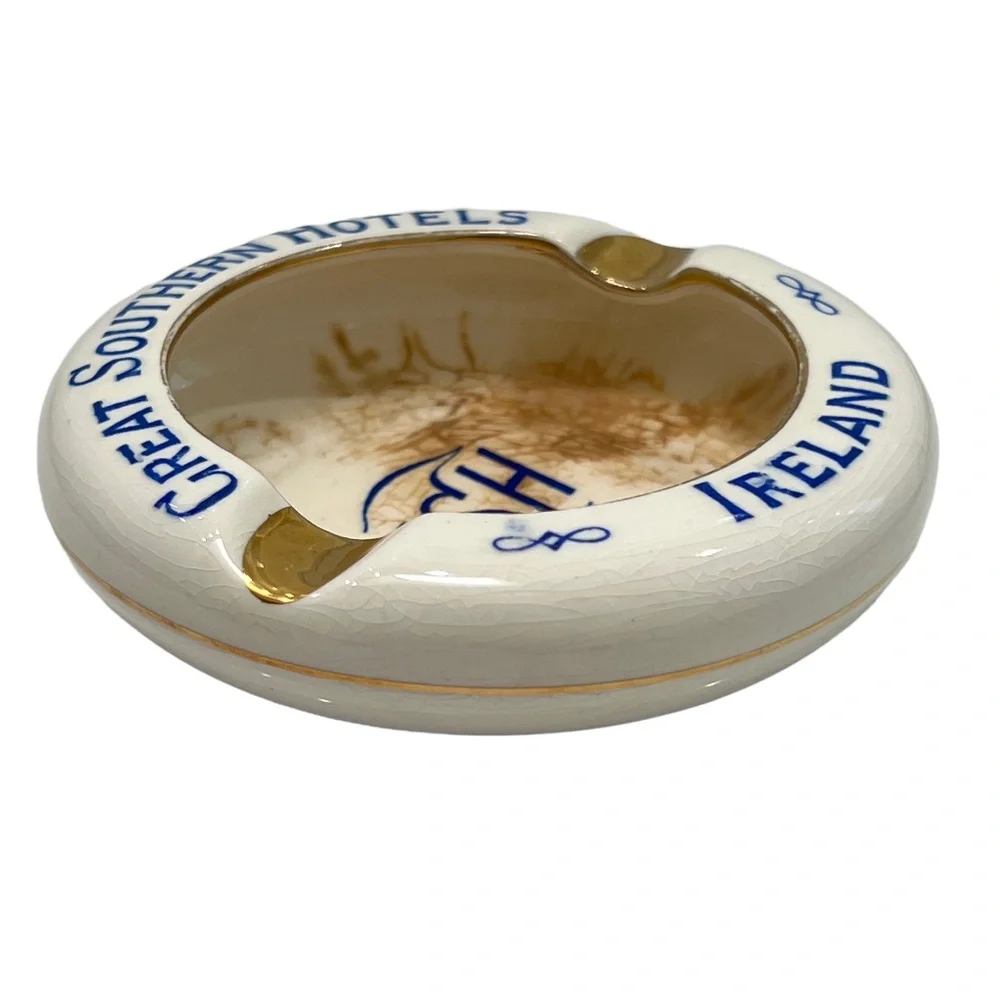 VINTAGE GREAT SOUTHERN HOTELS IRELAND WHITE CERAMIC WITH GOLD & BLUE ASHTRAY